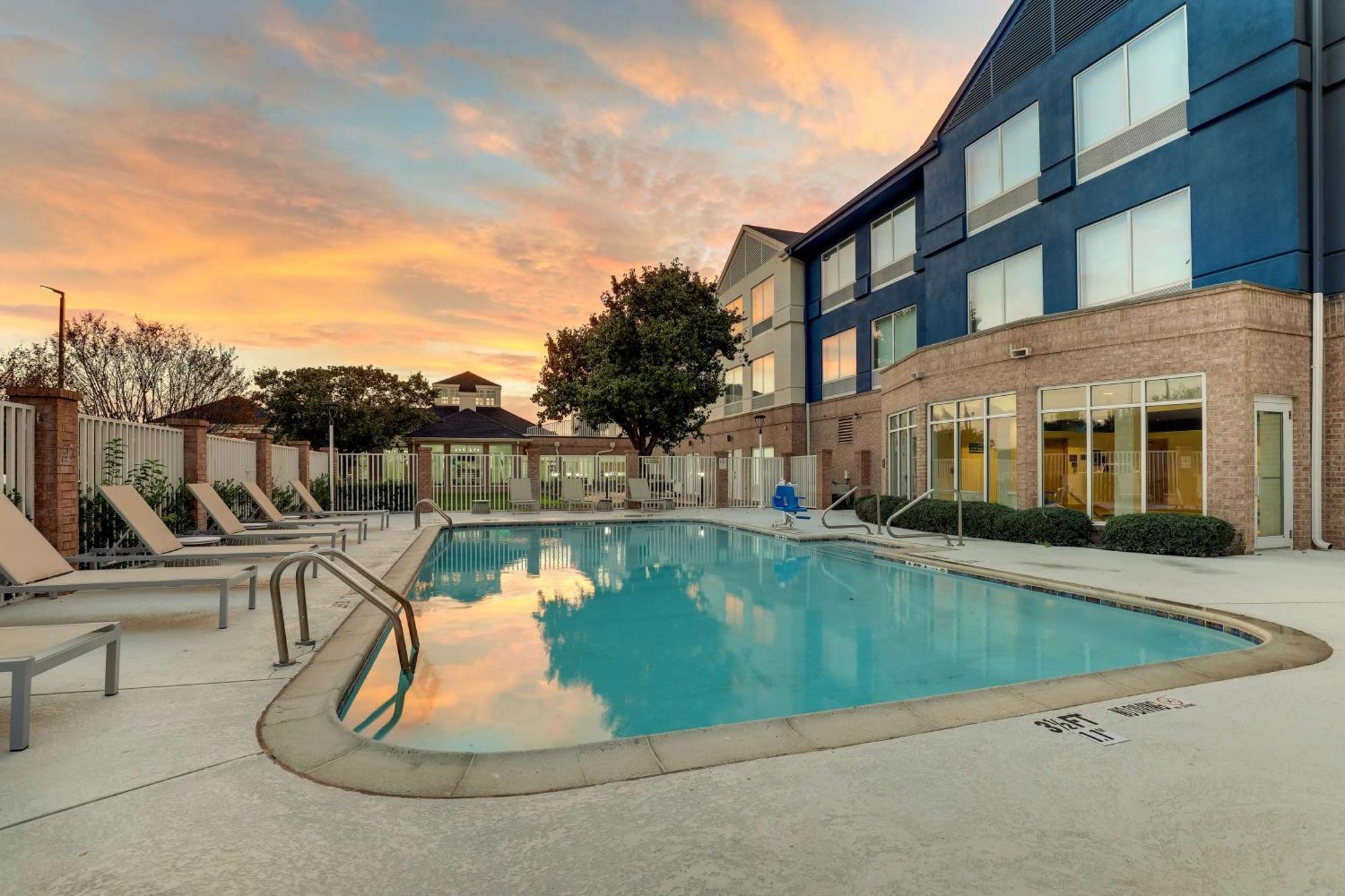 Hilton Garden Inn Fort Worth/Fossil Creek Ngoại thất bức ảnh